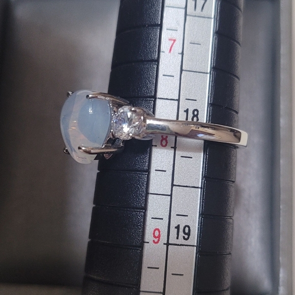 Fragrant Jewels "Moonstone" Ring - Picture 4 of 6